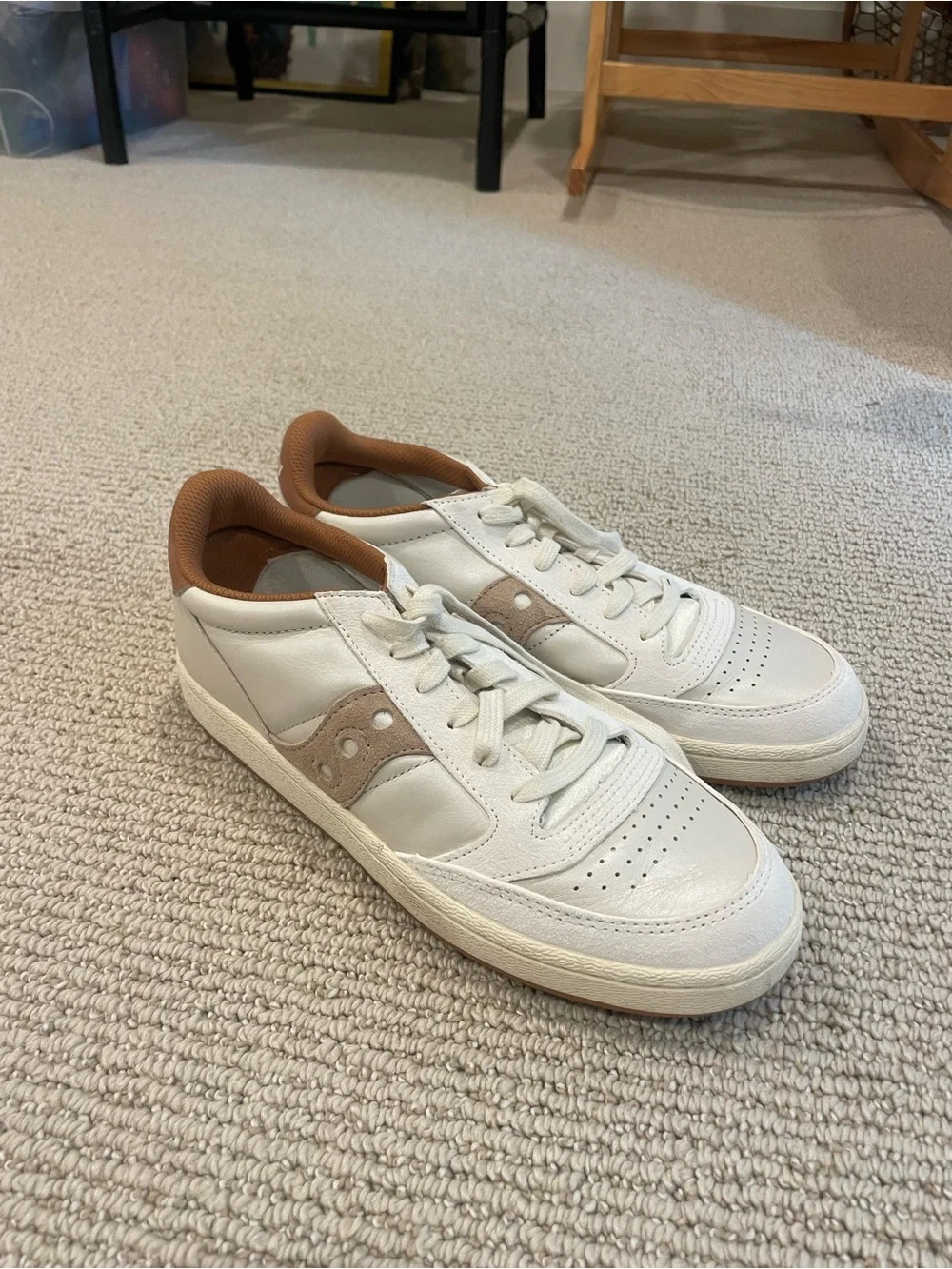 LIKE NEW- Women’s Saucony Sneakers